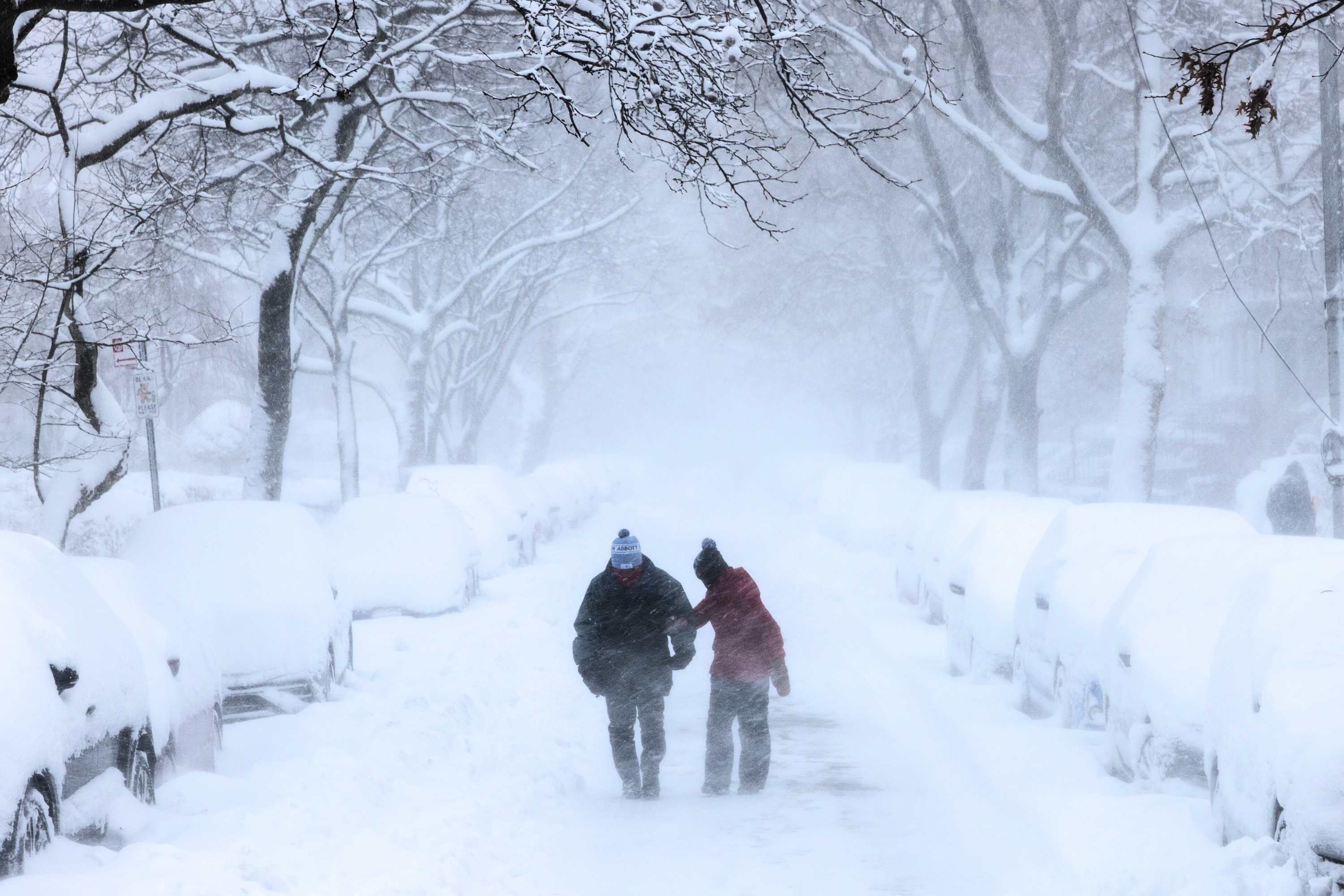 Winter storm warning in 7 states as 14 inches of snow forecast<br><br>