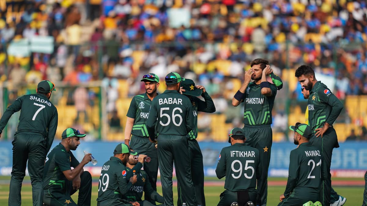 Pakistan needs to stop Sri Lanka at this score to qualify for semis