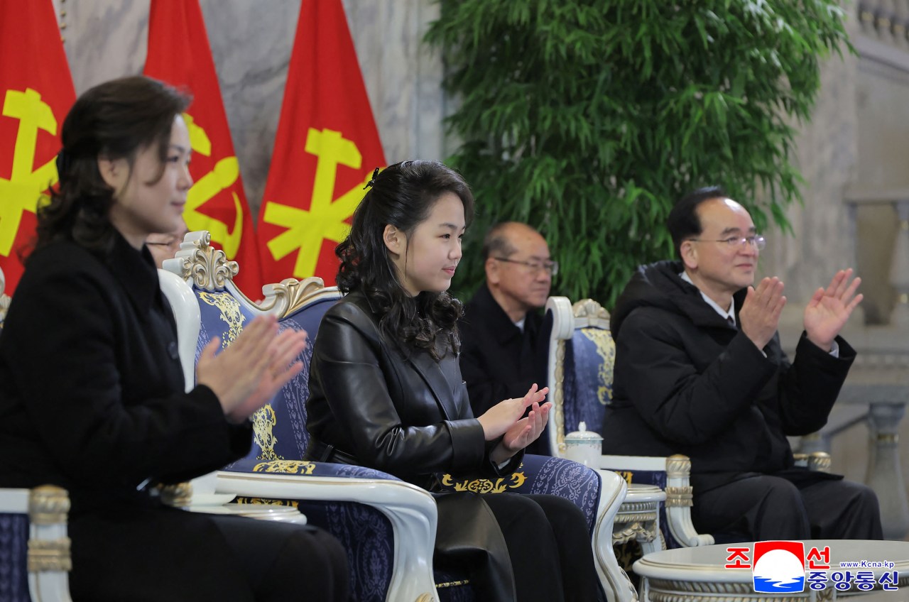 What images of Kim Jong Un’s daughter at military parade tell us about ...