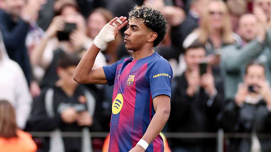 Lamine Yamal was unplayable vs. Villarreal. | David Ramirez/Soccrates/Getty Images