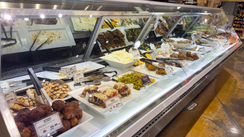 11 secrets grocery store workers know that customers don't