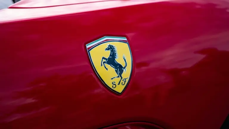 Ferrari deelt sneak peek van de Ferrari Luce, ’s werelds eerste ...