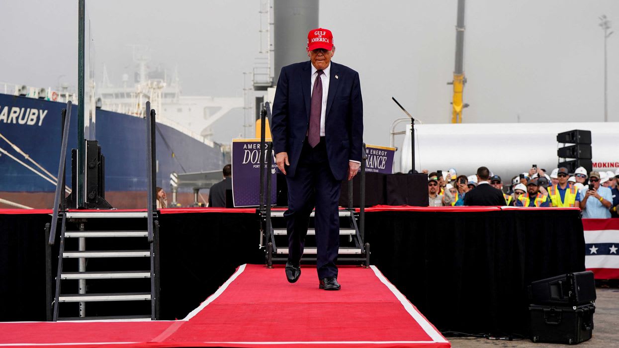 GOP lawmakers join Dems in urgent effort to rein in Trump and halt ...