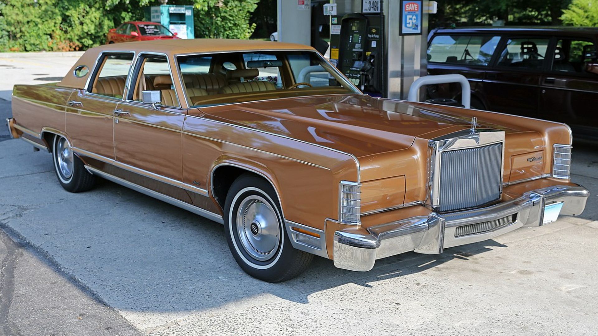 Automobiles designed around long-distance comfort