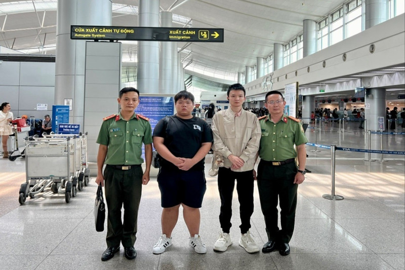 An Giang trục xuất 2 người Trung Quốc nhập cảnh trái phép