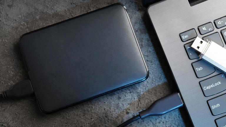 5 devices you should never plug into your router's USB port