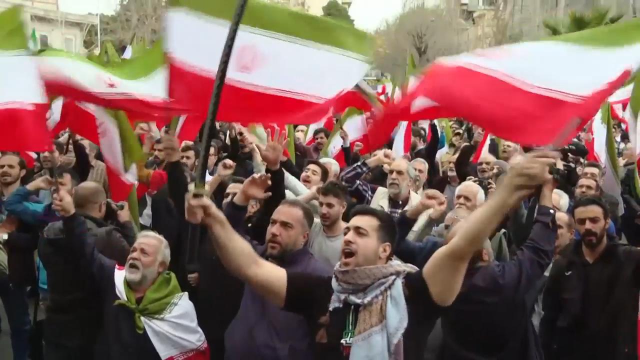 Supporters of Iran government rally in Tehran to protest Israeli and US ...