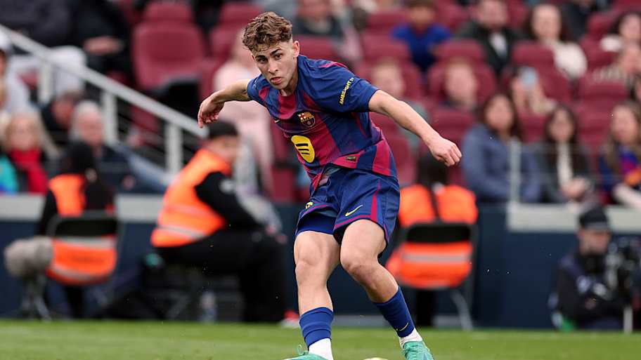 Fermín López enjoyed himself against Villarreal. | David Ramirez/Soccrates/Getty Images