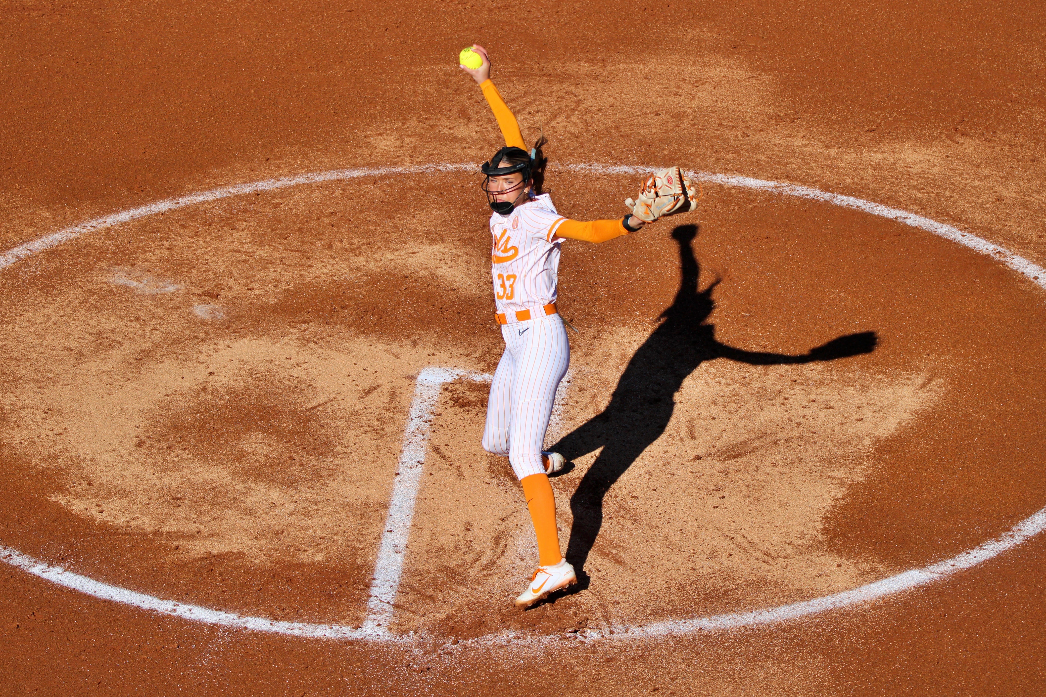 Erin Nuwer pitches no-hitter for Lady Vols against Tennessee Tech