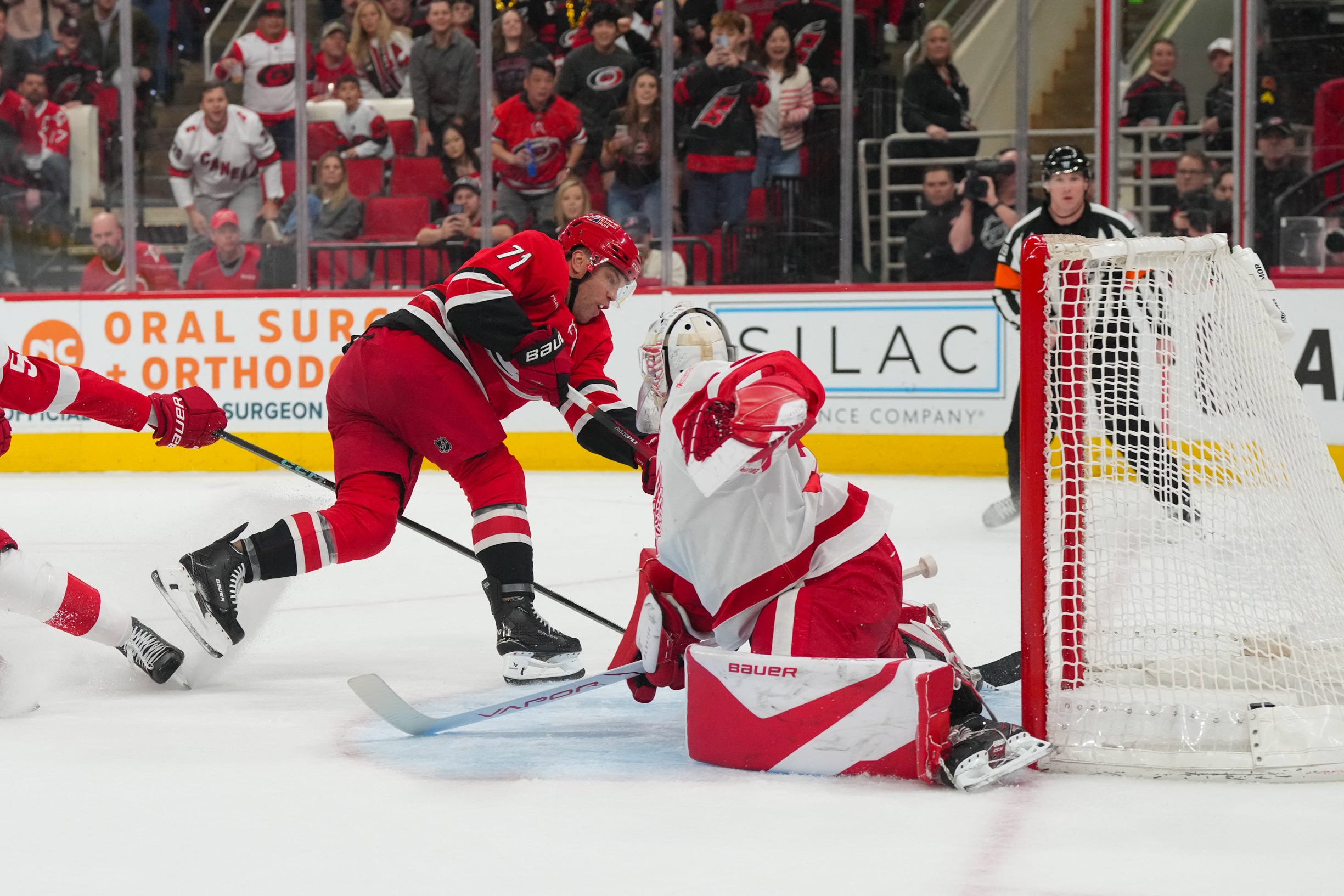 Slumping Red Wings lose to Hurricanes as trade deadline approaches