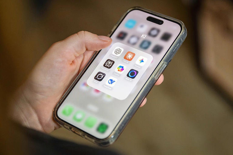 Claude hits No. 1 on App Store as ChatGPT users defect in show of ...