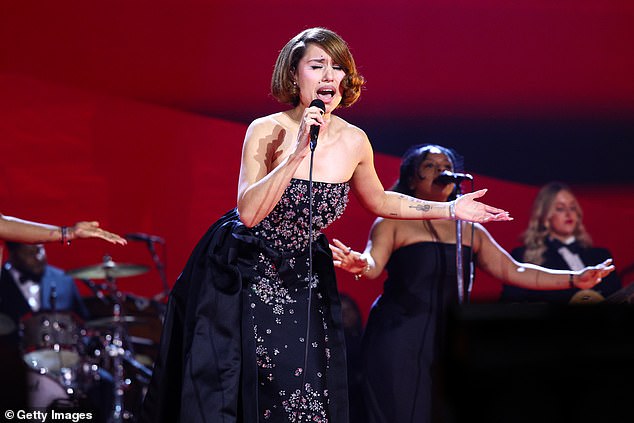 Raye’s Emotional BRITs Triumph: Fans Hail Incredible Performance ...