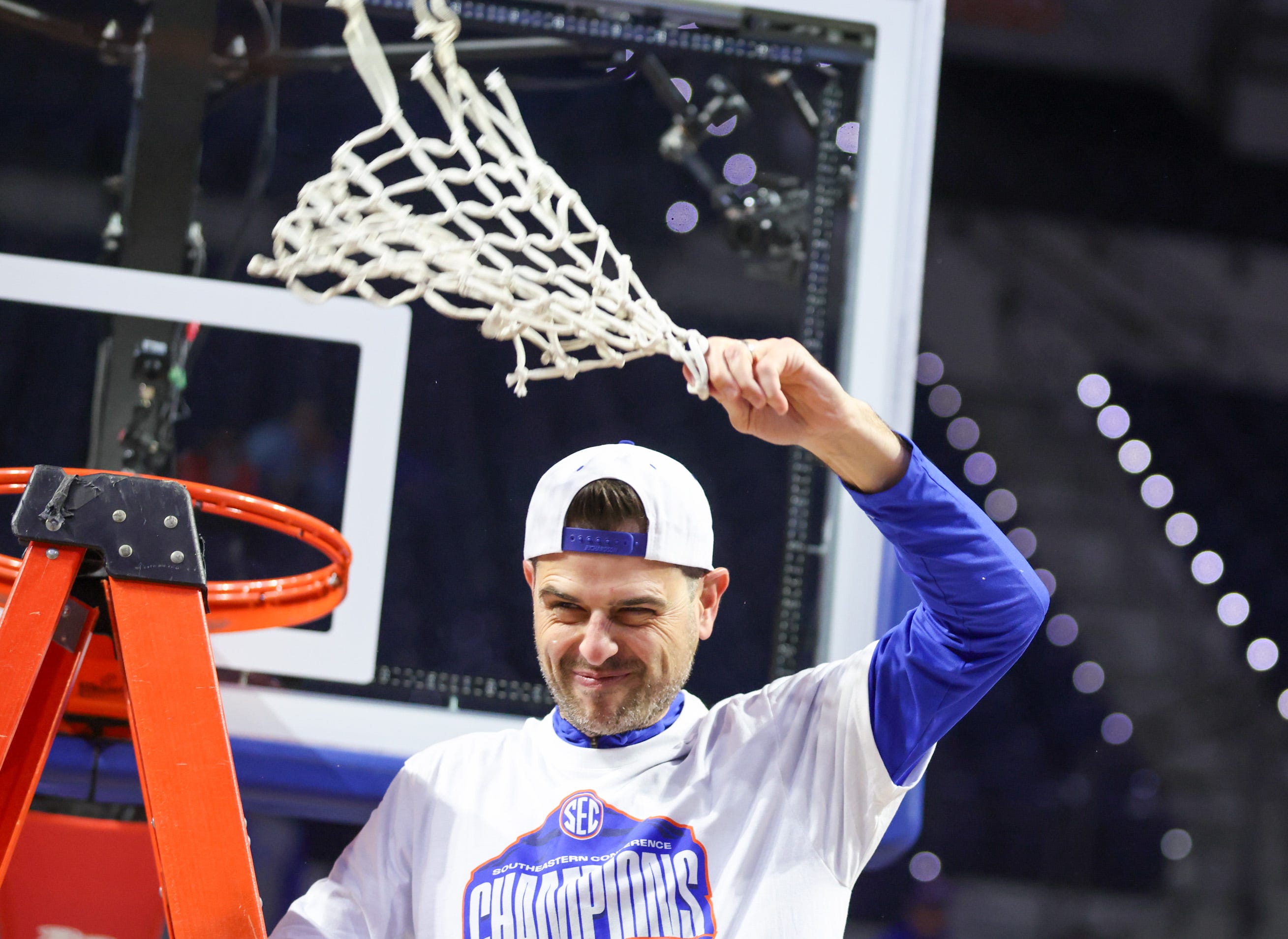 Florida basketball claims SEC regular season title