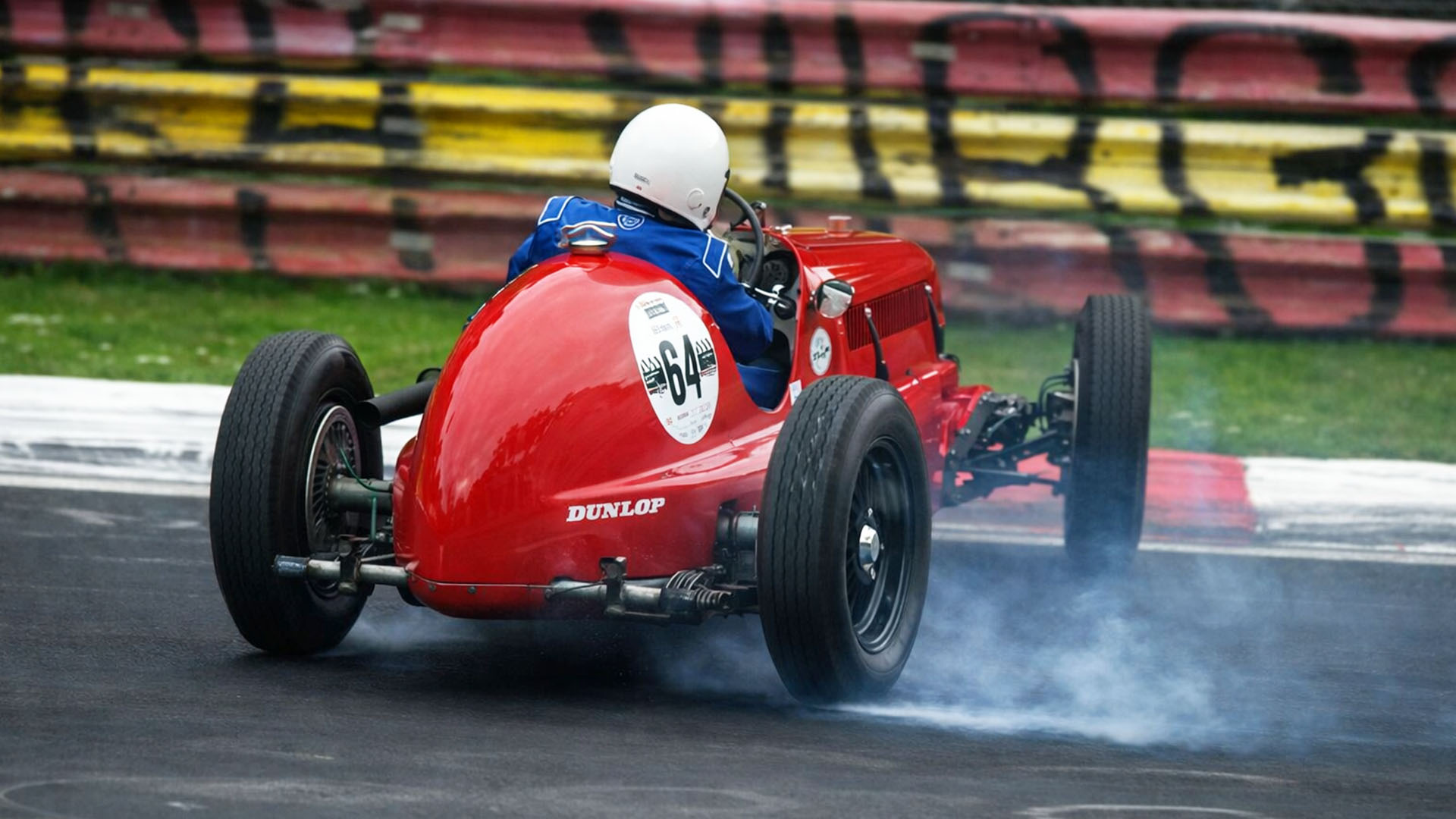 Old timer slides during Nürburgring session