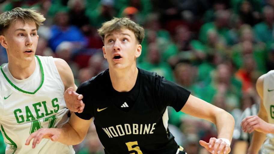 Iowa boys high school state basketball tournament sets two classes