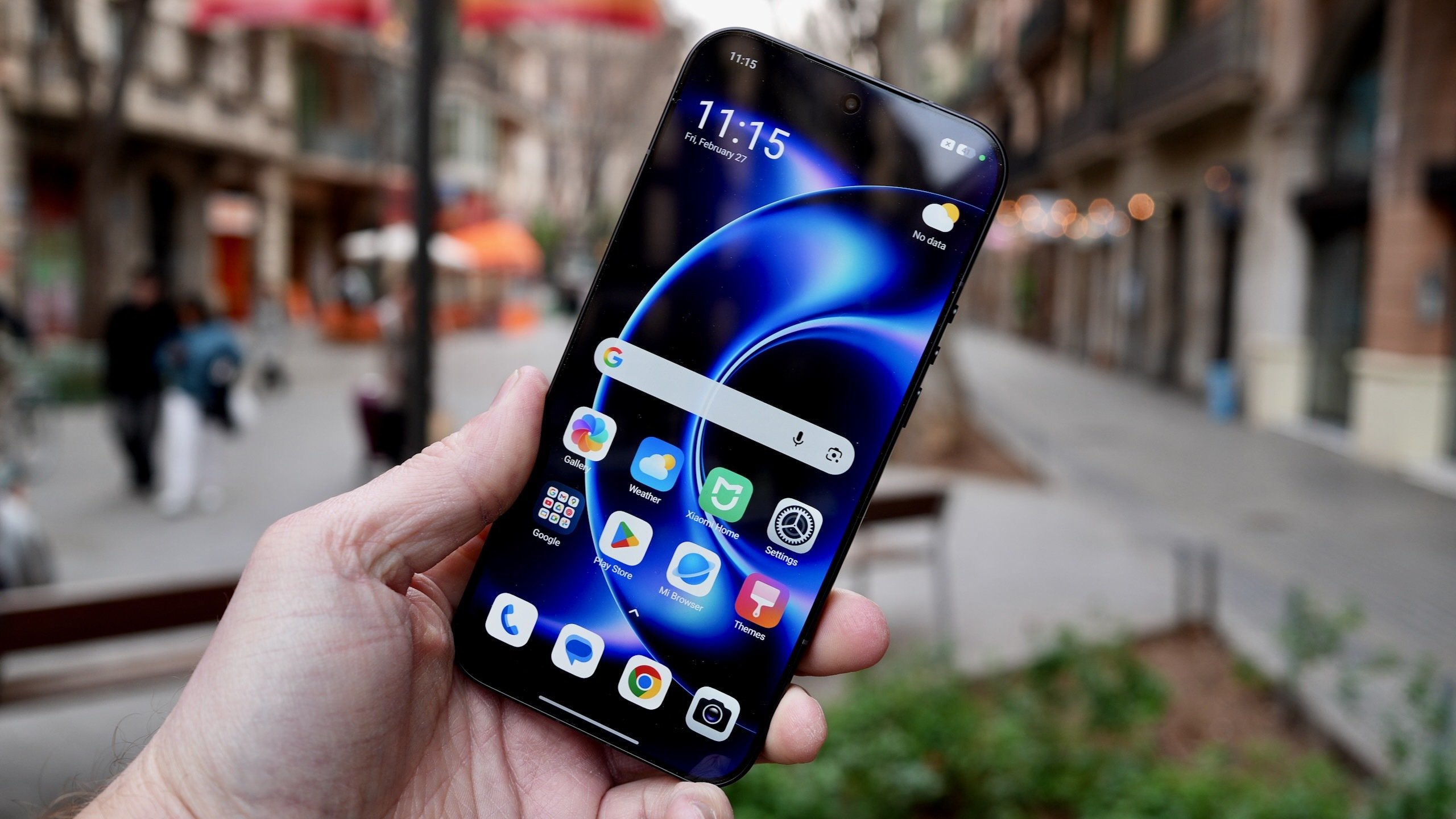 I checked out the Xiaomi 17 Ultra in person—it feels more like a camera ...