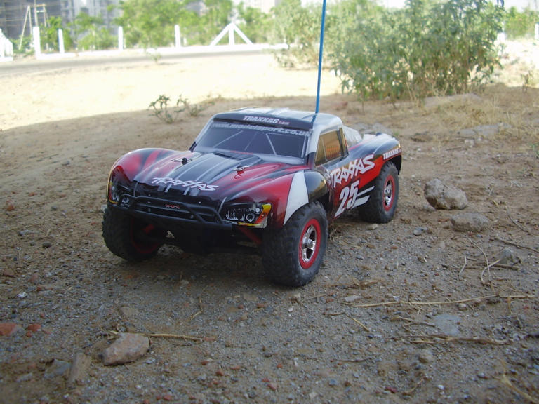 How I repaired my 12-year-old Traxxas Slash 1/16 RC short course truck