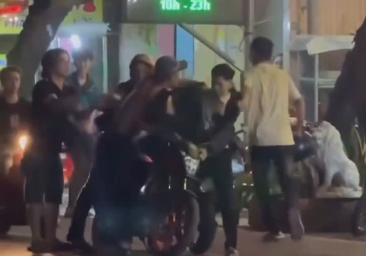 Khởi tố 4 thanh niên trong vụ ẩu đả tại quán nhậu ở TPHCM