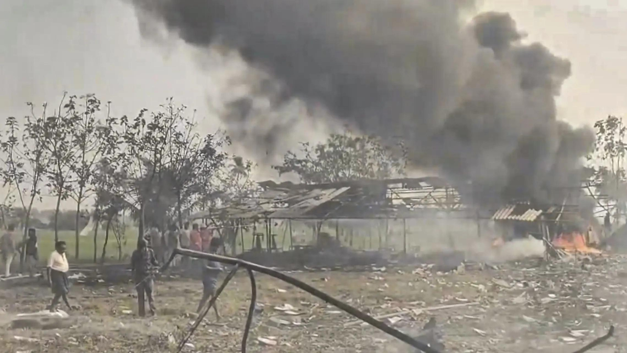 20 dead, most of them women, in Andhra Pradesh's worst firecracker unit ...