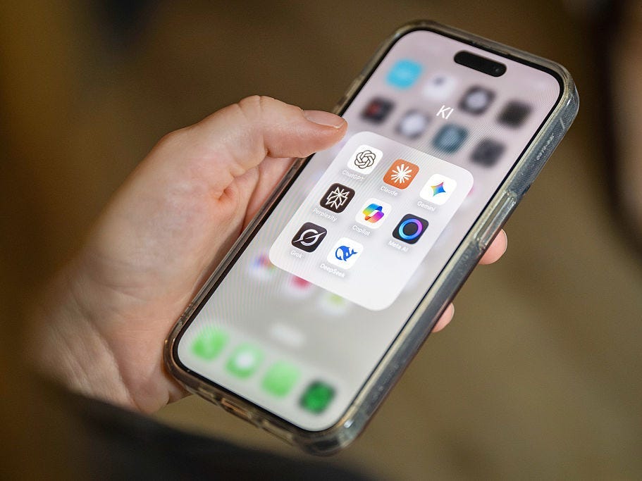 Claude hits No. 1 on App Store as ChatGPT users defect in show of ...