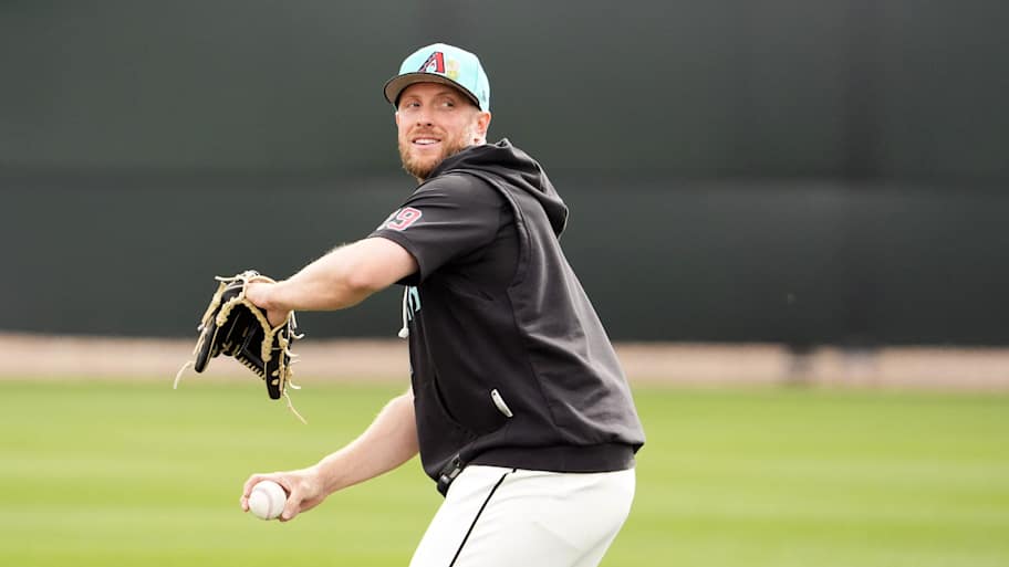 Padres’ Merrill Kelly pursuit hit a frustrating obstacle they couldn’t control<br><br>