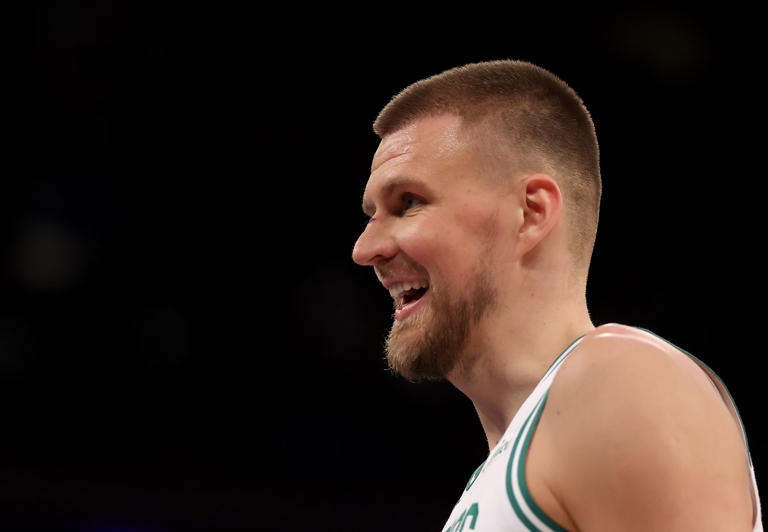 NBA fans react to devastating Kristaps Porzingis news before Lakers ...