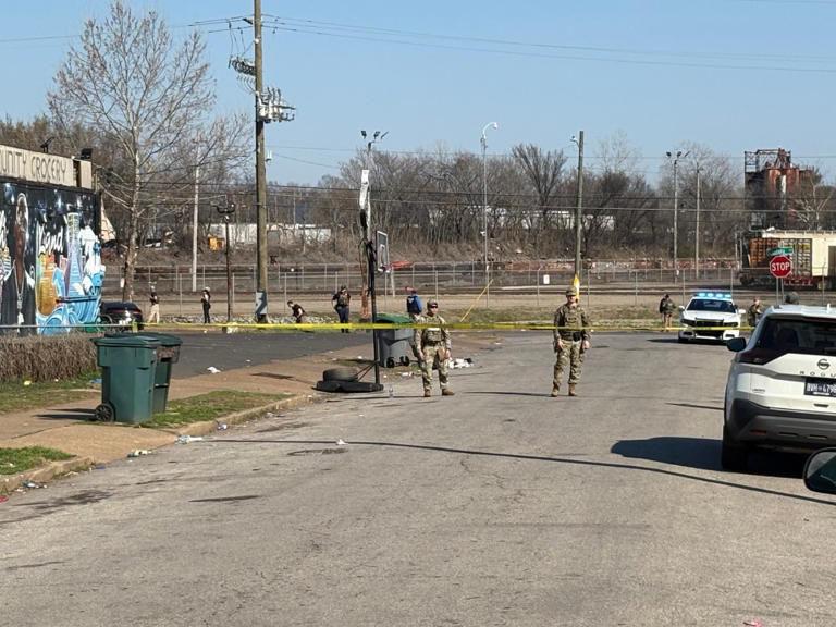 2 victims caught in crossfire during South Memphis shooting