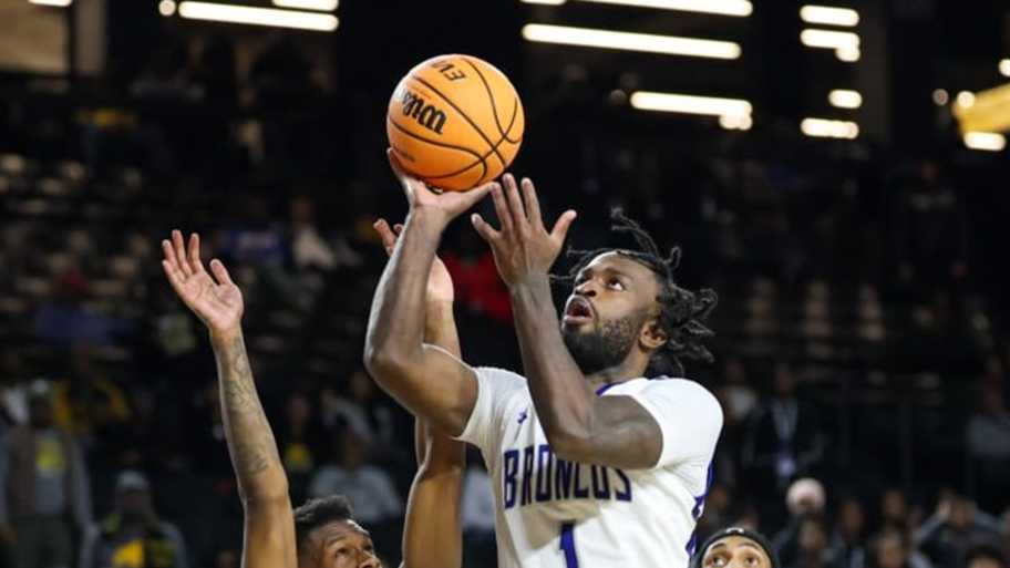 Fayetteville State rallies past Bluefield State to win CIAA men's ...