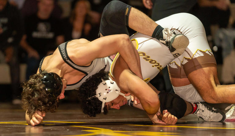 Complete list of 2026 Region 4 wrestling qualifiers districts 13-16