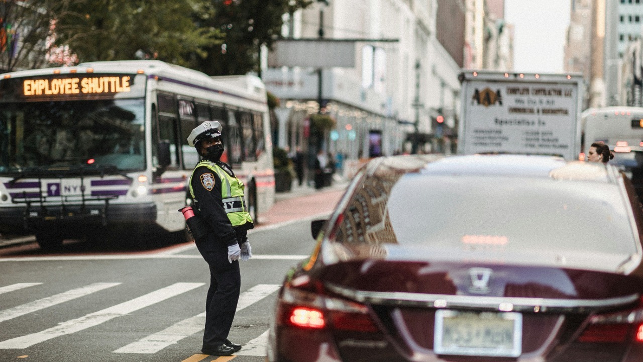 Drivers are getting fined for blocking crosswalks at red lights even ...