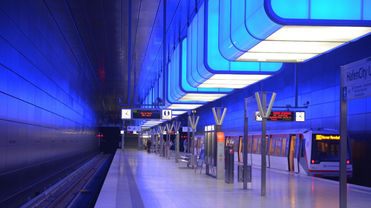 Blue LED lights at Japanese train stations linked to 84% suicide drop