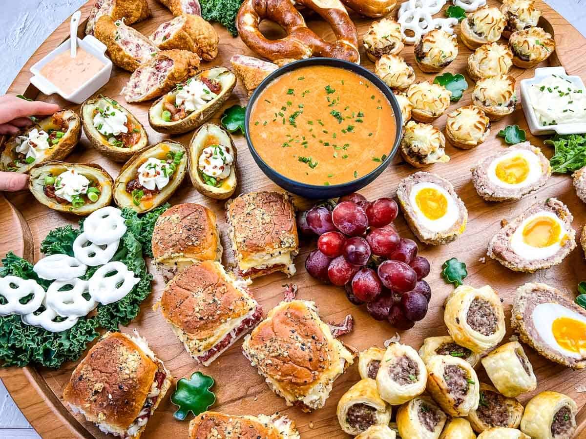 13 emerald-hinted finger foods that keep things light and easy