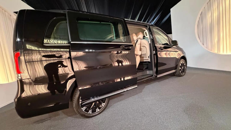 India’s biggest luxury MPV? Mercedes-Benz V-Class stuns with massive ...
