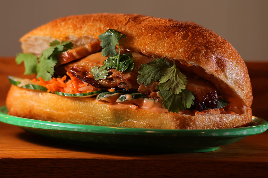 Thành phố Hồ Chí Minh: 17 người nhập viện sau khi ăn bánh mỳ