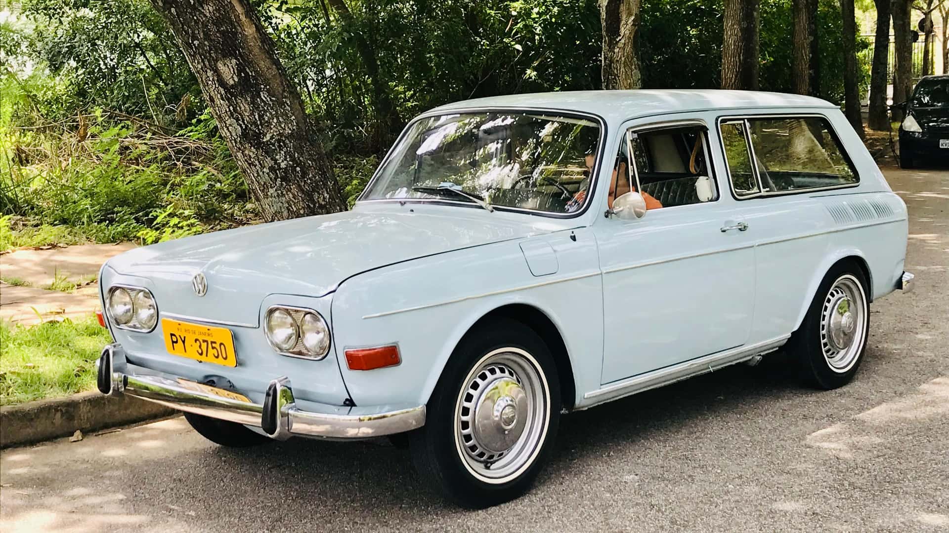 VW Variant fez sucesso com motor escondido no porta-malas