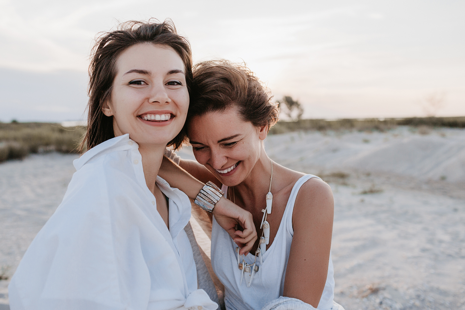 Aquarius & Gemini Compatibility: An Easy, Breezy Connection