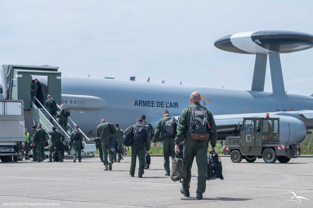 La France prépare ses pilotes à survivre à une attaque sol-air et à la ...