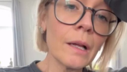 Star of iconic noughties pop band breaks down in tears as she reveals 12 year relationship is over<br><br>