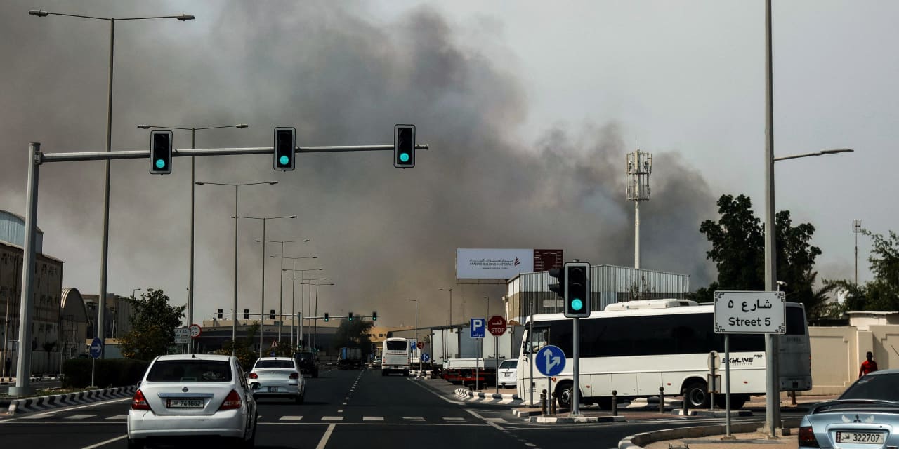 As investors wait for crude-oil trading to reopen amid Iran conflict, shares of the world’s biggest producer are climbing<br>