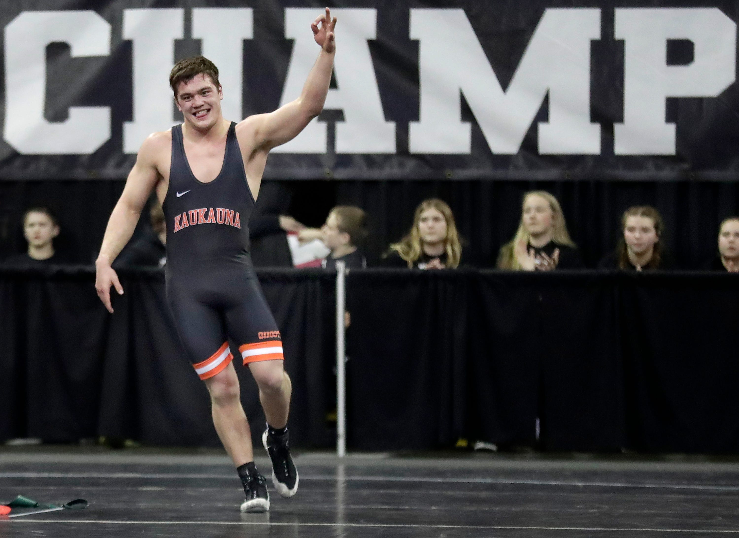 Kaukauna's Crook, Menasha's Banks capture third state wrestling titles