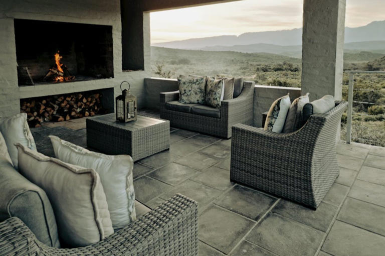 Complete guide to choosing a modern fireplace: models, uses, and ...
