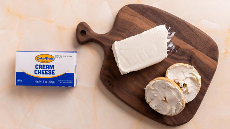 I ranked 9 brands of store-bought cream cheese