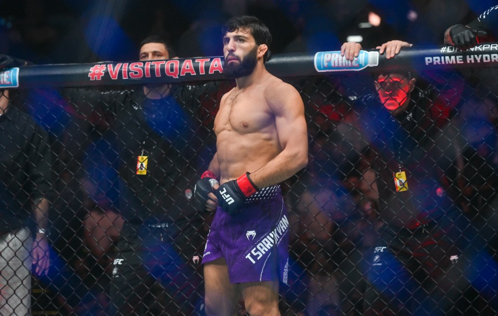 UFC star Arman Tsarukyan punches opponent after Real American Freestyle ...