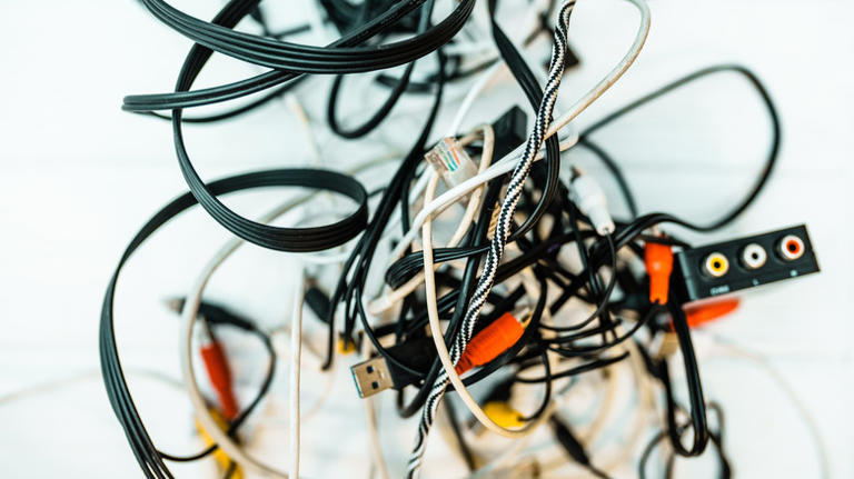 5 clever 3D printer projects to organize your tech
