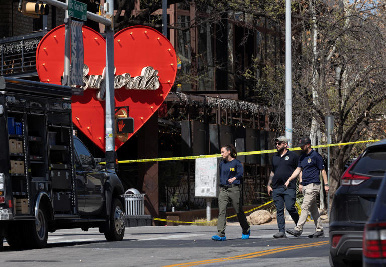 FBI probes possible terrorism link to deadly Texas bar shooting