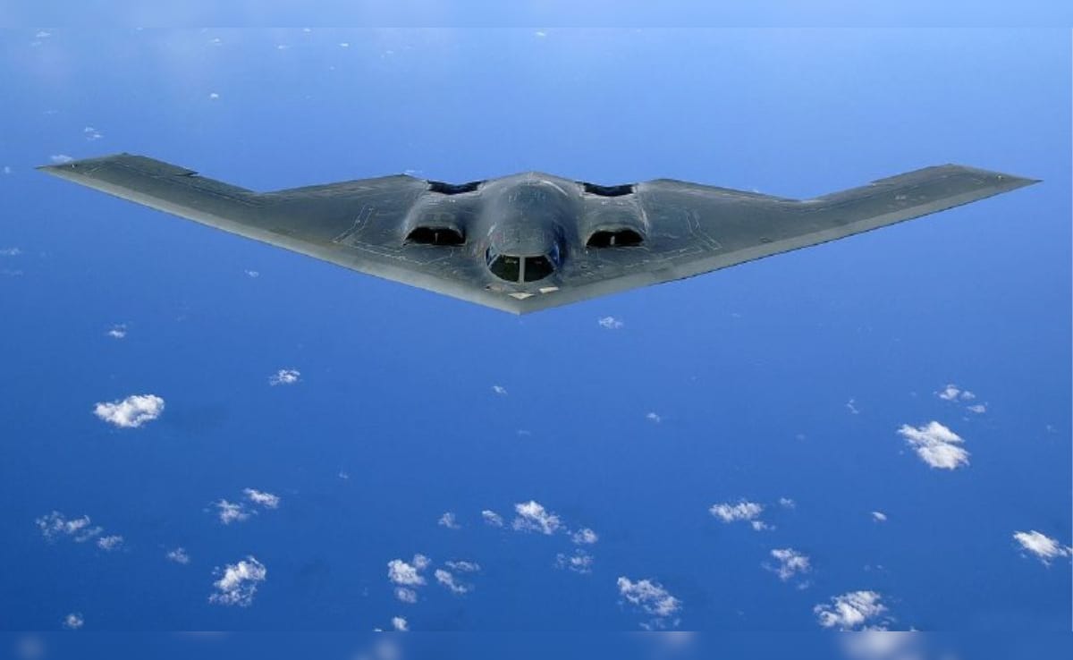 अमेरिका ने B-2 स्टील्थ बॉम्बर से ईरान पर गिराए 2000 किलो के दर्जनों बम
