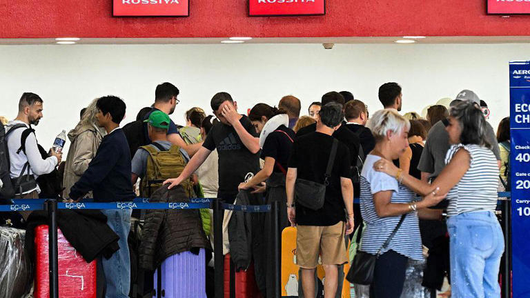 Diversas companhias aéreas decidiram repatriar os turistas que permanecem em Cuba