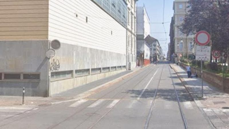 Incidente tra bus e auto in pieno centro a Torino: cinque feriti, due ...