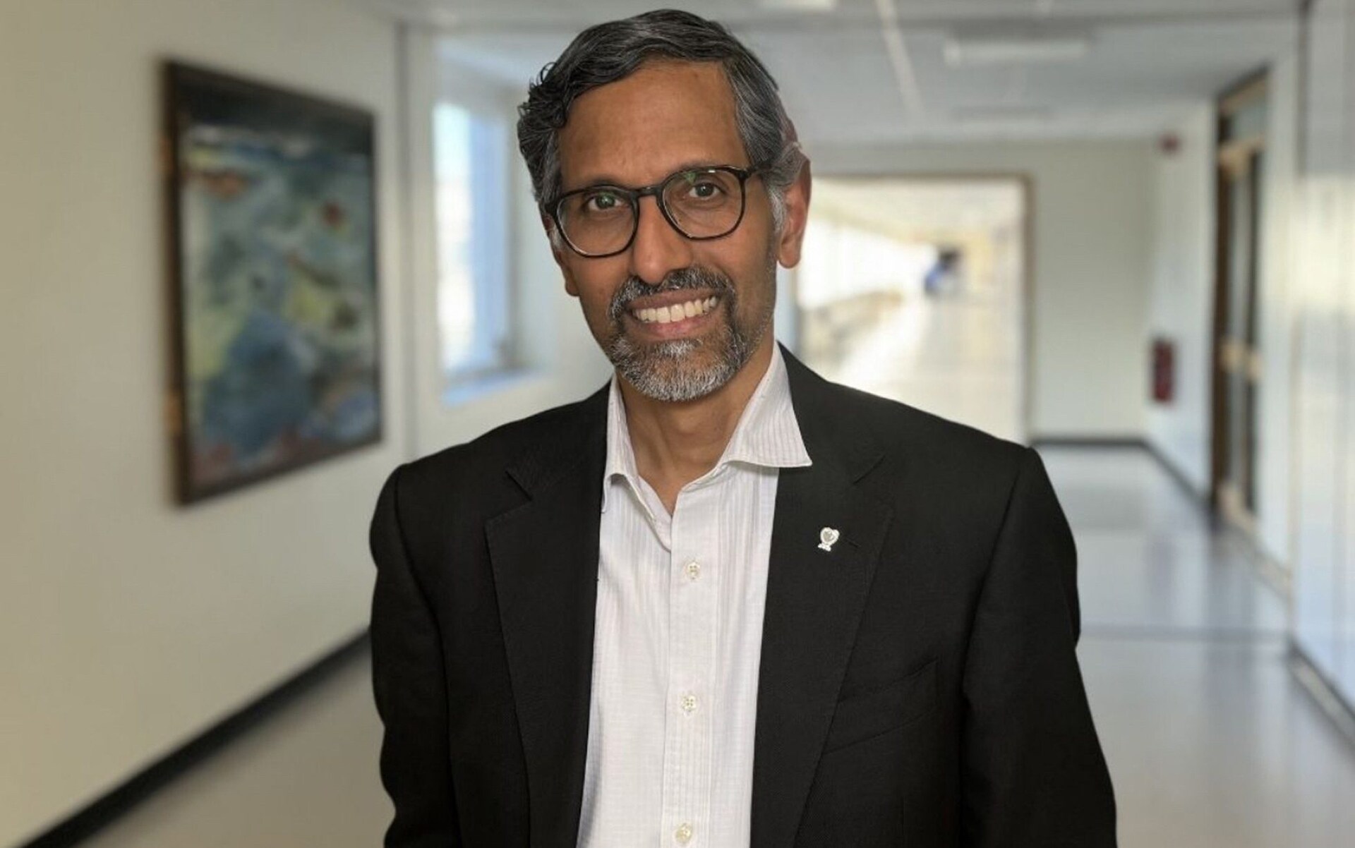 Official who halted puberty blocker trial removed over gender-critical views<br>