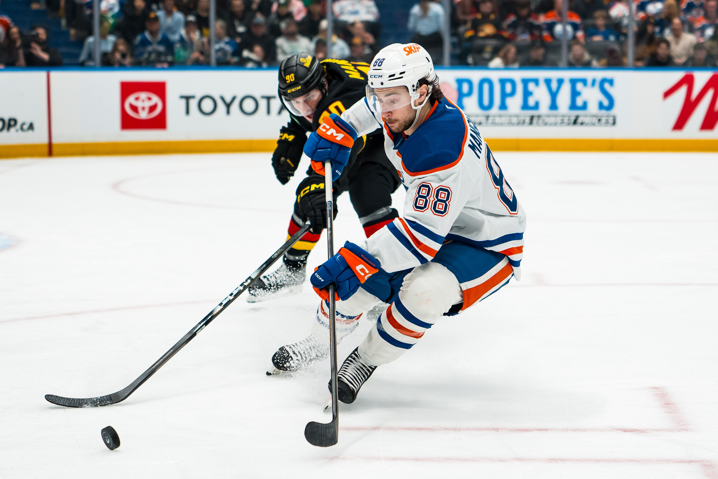 Oilers looking at '2 possibilities' ahead of the trade deadline